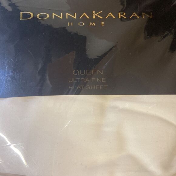 Donna Karan Silk Indulgence Cotton/Silk Flat Sheet, Queen. Color: Ivory - Picture 2 of 3